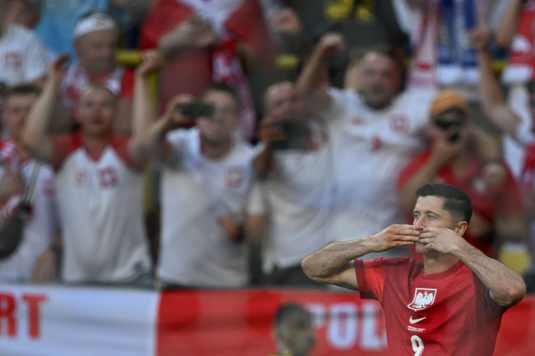Noul selecţioner al Poloniei a luat o decizie radicală în privinţa lui Robert Lewandowski. Ce se întâmplă cu starul de la Barca, după conflictul cu Michal Probier