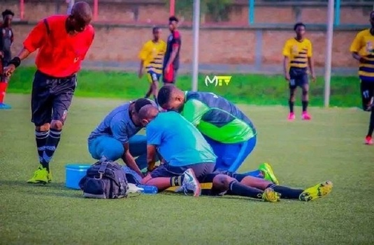 Caz şocant. Un jucător a murit în timpul unui meci în Burundi. Se bănuieşte că ar fi un caz de vrăjitorie