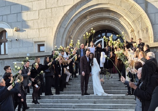 FOTO | Zi de neuitat pentru Drăguşin! Fundaşul lui Tottenham se căsătoreşte. Florin Manea, replică genială: ”M-am uitat să văd cu cine semnează”