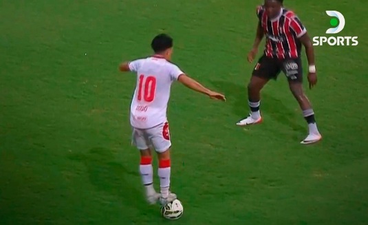 Premieră în fotbal: regula Depay a fost pusă în aplicare! De ce a fost sancţionat un fotbalist cu cartonaşul galben | VIDEO