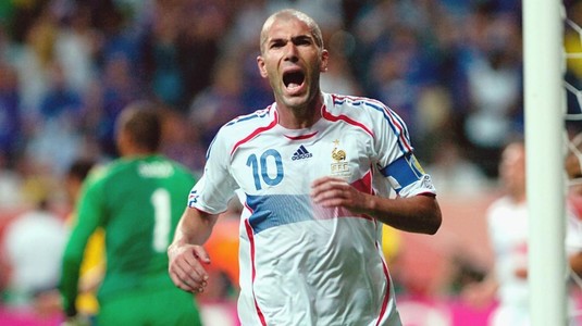 Evaluat la zeci de mii de euro, un tricou al lui Zidane de la finala Mondialului din 2006 va fi scos la licitaţie