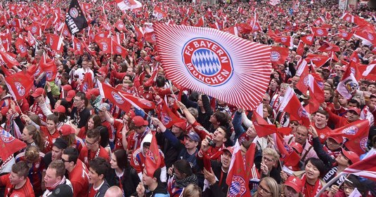 Fanii lui Bayern au făcut scandal monstru după meciul cu PSG I Uli Hoeness a reacţionat: "Cheltuiesc fără discernământ!"