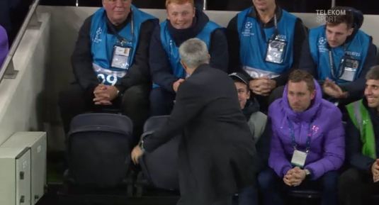  VIDEO Mourinho, reacţie GENIALĂ! Cum l-a ”premiat” pe copilul de mingi care a contribuit la golul egalizator al celor de la Spurs