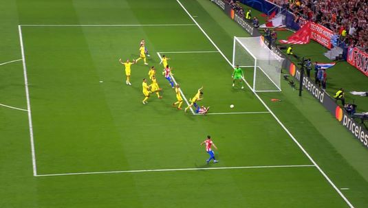 VIDEO Atletico Madrid a primit penalty la 2-3, dar intervenţia VAR a anulat decizia. Spaniolii au acuzat arbitrajul, iar Simeone a plecat direct la vestiare fără a-l saluta pe Klopp
