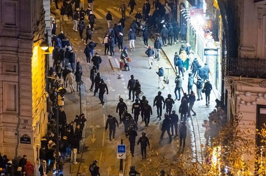 Violenţe după meciul Bayern - PSG: 127 de arestări în regiunea pariziană şi o persoană rănită grav, anunţă ministrul Laurent Nunez
