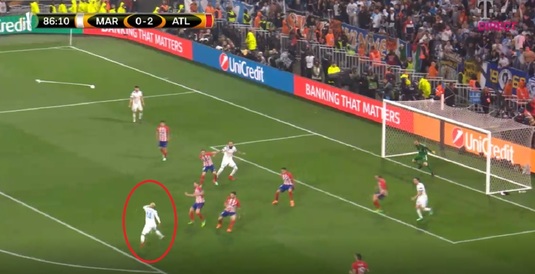 VIDEO | Un şut mai ciudat de atât nu aţi văzut într-un meci de fotbal. Un jucător de la Marseille a tras catastrofal spre poartă