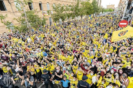 Villarreal a sărbătorit alături de mii de fani câştigarea Europa League! FOTO