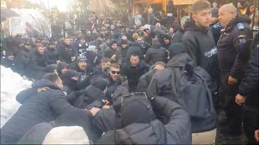 VIDEO | Suporterii lui PAOK au luat cu asalt străzile din capitală. Unde au fost surprinşi fanii