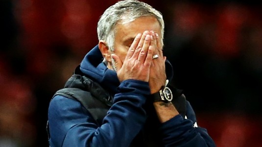 Fanii lui Manchester City îl susţin pe antrenorul marii rivale :) "Jose Mourinho, vrem să rămâi!" Scandări pro-Mourinho la ultimul meci