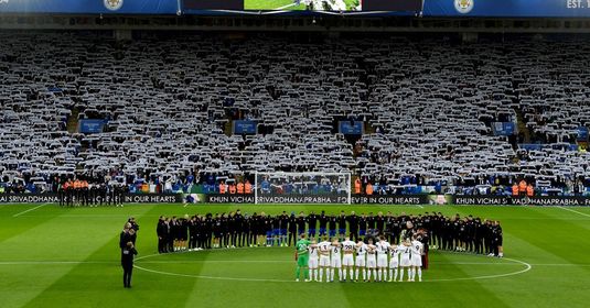 FOTO | Fanii lui Leicester au început să plângă! Ce a apărut pe cer imediat după minutul de reculegere ţinut în memoria fostului patron