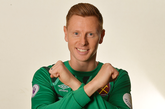 Dovada vie că niciodată nu e prea  târziu! Un goalkeeper al lui West Ham United a debutat în Premier League la 33 de ani