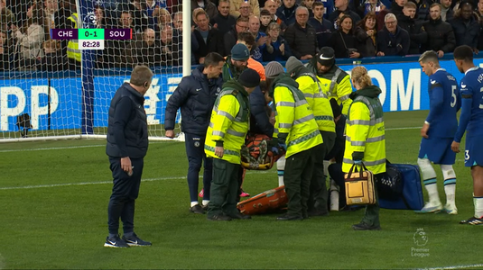 VIDEO | Imagini greu de privit! Accidentare horror în Premier League. Un jucător de-al lui Chelsea a fost scos cu targa din teren. Momente de panică la Londra