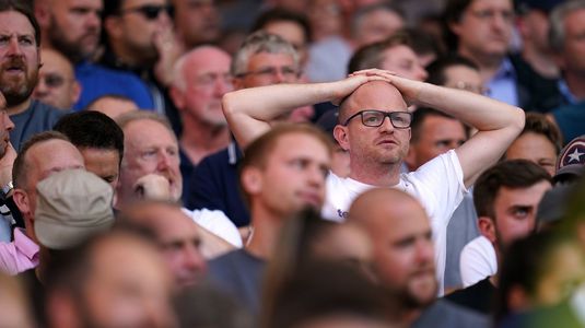 VIDEO | ”Trebuie să îţi pară rău pentru ei”. Fanii lui Tottenham au ajuns la capătul răbdării. Ce au făcut suporterii londonezi în prima repriză a meciului de coşmar cu Newcastle