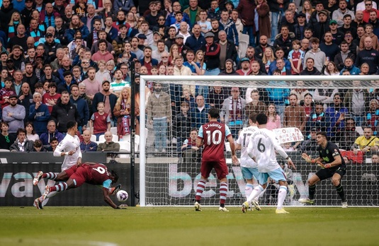 West Ham - Aston Villa 1-1, în ultimul meci al etapei din Premier League. Gazdele, două goluri anulate de VAR