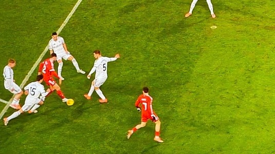 În România sau în altă ţară, golul era anulat pentru offside. Cum de în Anglia a fost validată reuşita
