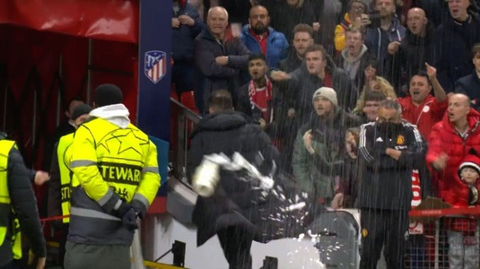 VIDEO | Diego Simeone, luat la ţintă cu diverse obiecte de fanii lui United în urma victoriei de la Manchester! Decizia luată de clubul englez