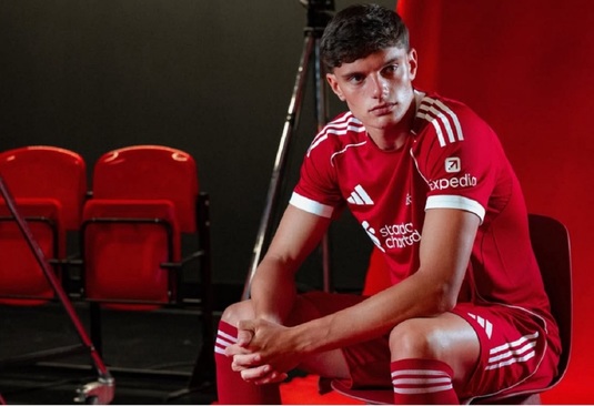 OFICIAL | Liverpool a mai luat un jucător. Campioana Angliei a plătit zeci de milioane de euro şi l-a prezentat chiar înainte de startul Premier League