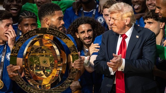 Donald Trump i-a şocat pe jucătorii lui Chelsea: "Ne-a spus că ne dă trofeu şi că pleacă, dar a rămas cu noi acolo"