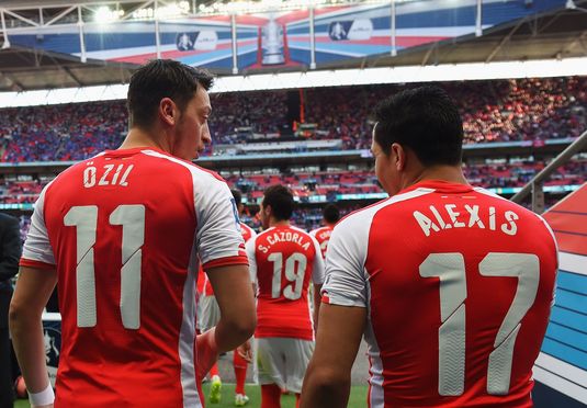 Arsenal se pregăteşte pentru două pierderi uriaşe! Alexis Sanchez pleacă la City, Ozil negociază cu United şi Barcelona