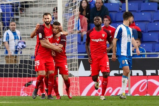 VIDEO | Caparros debutează cu o victorie la Sevilla. Moment impresionant în tribune în semn de omagiu pentru doi fotbalişti