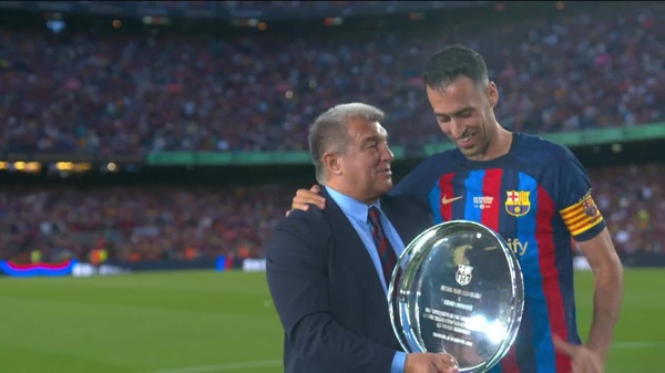 VIDEO | FC Barcelona, momente speciale pentru Busquets şi Alba. Rivalii de la Espanyol, în lacrimi, după retrogradarea în liga secundă