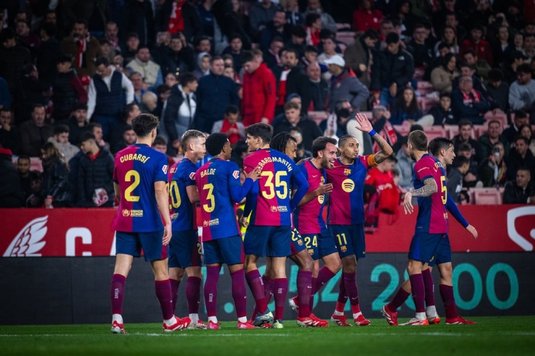 Barcelona ţine aproape: victorie categorică, în zece oameni, cu FC Sevilla! Lupta la titlu se încinge din nou