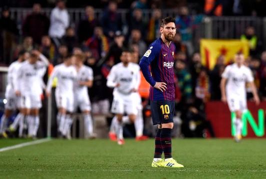 Messi nu a participat la antrenamentul de luni al Barcelonei. Prezenţa în El Clasico, în pericol