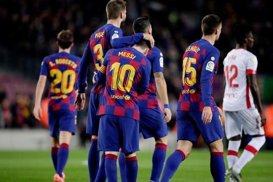 Căpitanii tuturor secţiilor clubului Barcelona şi-au dat acordul pentru reducerea salarială, mai puţin fotbalul. De ce nu acceptă Messi & Co.
