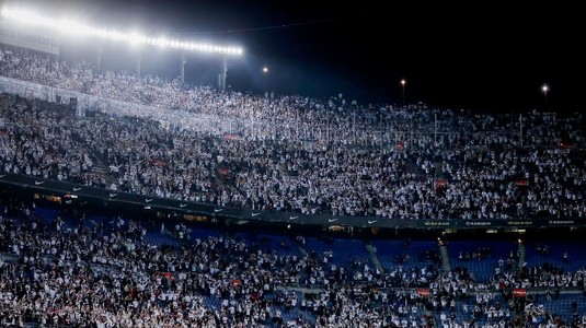Măsura luată de FC Barcelona, după ce suporterii lui Eintracht Frankfurt au pus stăpânire pe Camp Nou la meciul din Europa League
