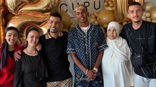Lamine Yamal a împlinit 18 ani. A sărbătorit ziua alături de familia, iar seara a organizat o petrecere unde a interzis prezenţa telefoanelor mobile