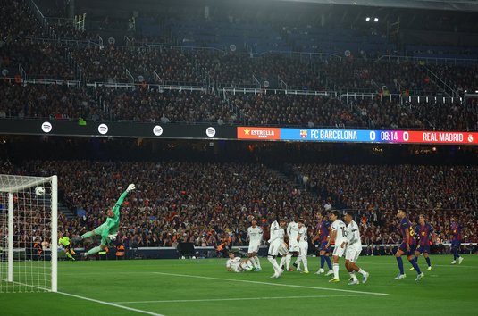 Fiesta după Clasico! Barcelona a câştigat al 29-lea titlu în La Liga, chiar în faţa lui Real Madrid. Catalanii au rezolvat meciul încă din prima repriză