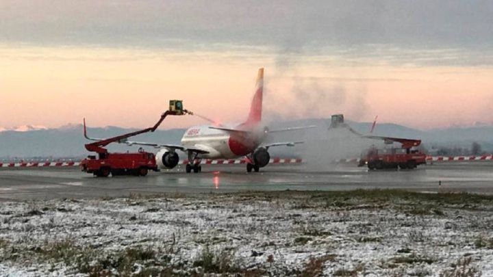 Probleme Mari Pentru Real Madrid DupÄƒ Patru Ore In Care Au Fost BlocaÅ£i In Avion Fotbalistii Realului Au Ajuns In Sfarsit La Pamplona