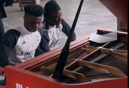 Tchouaméni şi Camavinga şi-au etalat talentul la pian pentru o marcă de bere! Ce piesă celebră au interpretat cei doi | VIDEO
