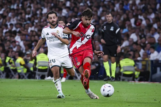 Raţiu l-a impresionat pe Mourinho: "Foarte bun, foarte ofensiv, rapid, puternic. A trebuit să fac ceva schimbări pe partea lui"