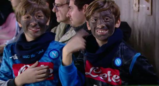 VIDEO | Solidaritate pentru Koulibaly. Fanii lui Napoli au luat măsuri după ce fundaşul lor a fost ţinta atacurilor rasiste