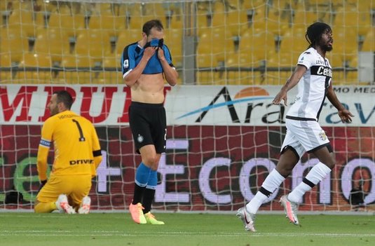 VIDEO | Inter, succes in-extremis cu Parma, pe final! Doi fundaşi au întors scorul. Victorii pentru Milan, Napoli şi Atalanta