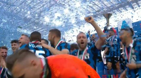 VIDEO Inter Milano a primit trofeul de campioană în Serie A. Ionuţ Radu a fost rezervă cu Udinese
