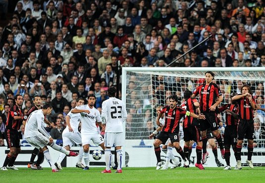 Presa din Italia aruncă bomba! Fostul fundaş şi antrenor de la AC Milan se află pe lista unei echipe din Superliga: a fost dorit în trecut şi de FCSB
