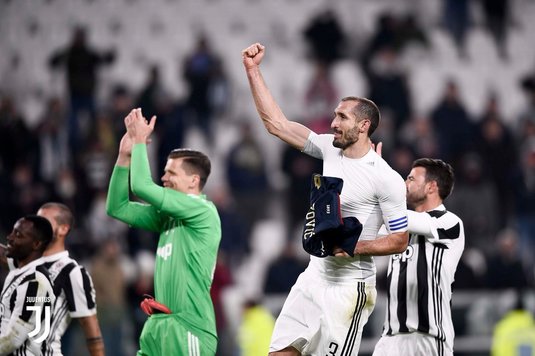 Juventus a învins Genoa şi se menţine la un punct de liderul Napoli