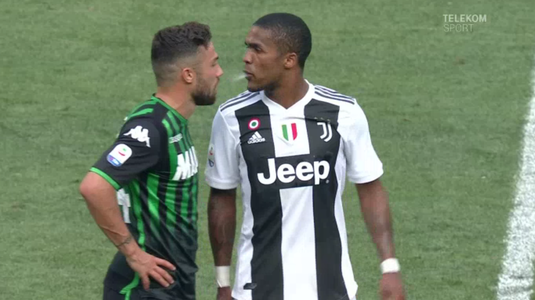 VIDEO | Gest oribil la Juventus - Sassuolo! Douglas Costa, eliminat după ce şi-a scuipat adversarul! Riscă o suspendare imensă