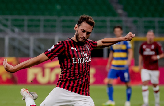 Hakan Calhanoglu pleacă de la AC Milan! Fotbalistul turc se întoarce în Bundesliga