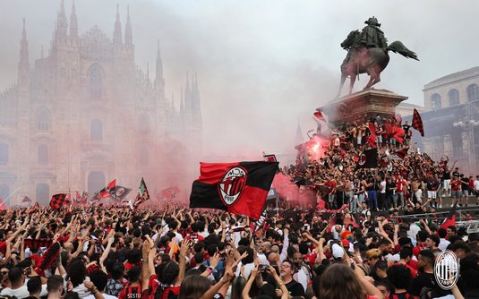 Sărbătoare la Milano. Fanii au invadat centrul oraşului şi au sărbătorit titlul cu numărul 19 