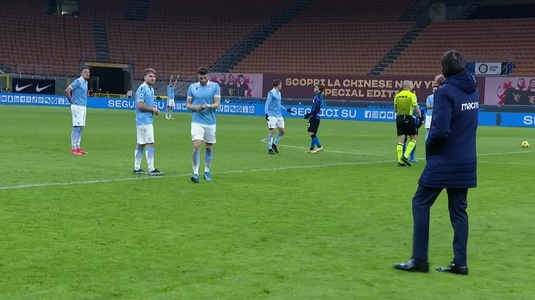 VIDEO | Moment inedit la pauza meciului Inter - Lazio. Inzaghi a intrat în teren chiar înaintea startului reprizei secunde şi şi-a schimbat doi jucători