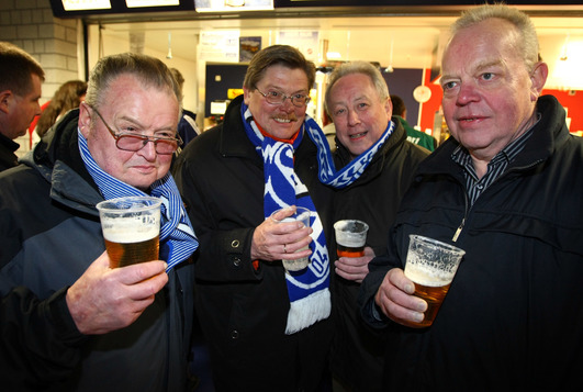 Să curgă berea! „Rezervoarele stadionului vor fi pline”. Ce are de gând să facă Schalke 04 cu opt mii de litri de băutură