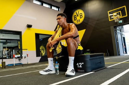 Tatăl lui Jobe Bellingham a făcut scandal după ce fiul său a fost scos la pauza meciului cu St. Pauli! Prima decizie luată la Dortmund