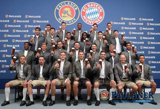 Galerie FOTO | Niciun an fără clasicii pantaloni scurţi. Fotbaliştii lui Bayern Munchen sunt gata pentru celebrul Oktoberfest