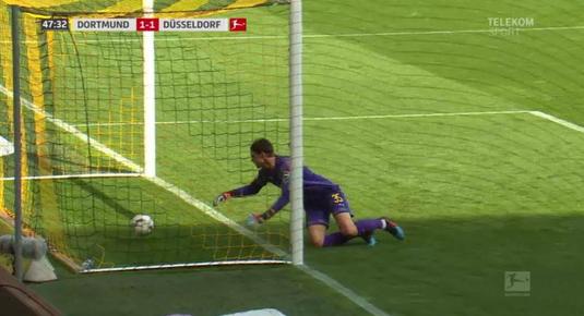 VIDEO | Gafă colosală a portarului de la Borussia Dortmund! A scăpat mingea printre picioare