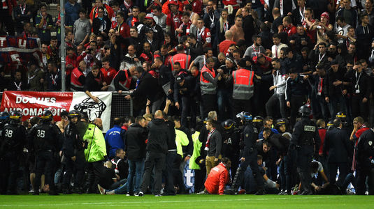 Anchetă după prăbuşirea tribunei la meciul Amiens-Lille. Un nou bilanţ al răniţilor!