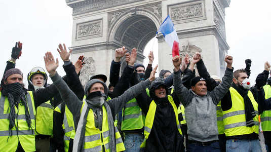Fotbalul din Franţa, paralizat de proteste. Patru meciuri din weekend nu se vor juca din cauza manifestaţiilor de stradă din Hexagon