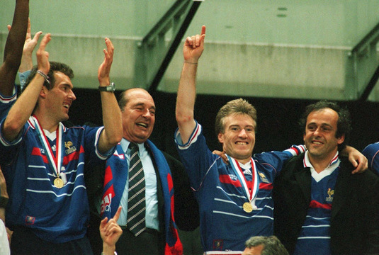 Un minut de reculegere în memoria fostului preşedinte Chirac pe toate stadioanele din Franţa